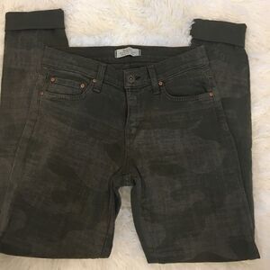 Principle size 2 green camo denim skinny jeans